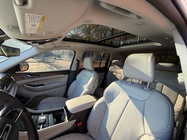 2023 Jeep Grand Cherokee Summit