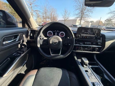 2024 Nissan Pathfinder Platinum