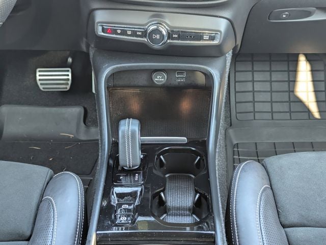 2021 Volvo XC40 R-Design