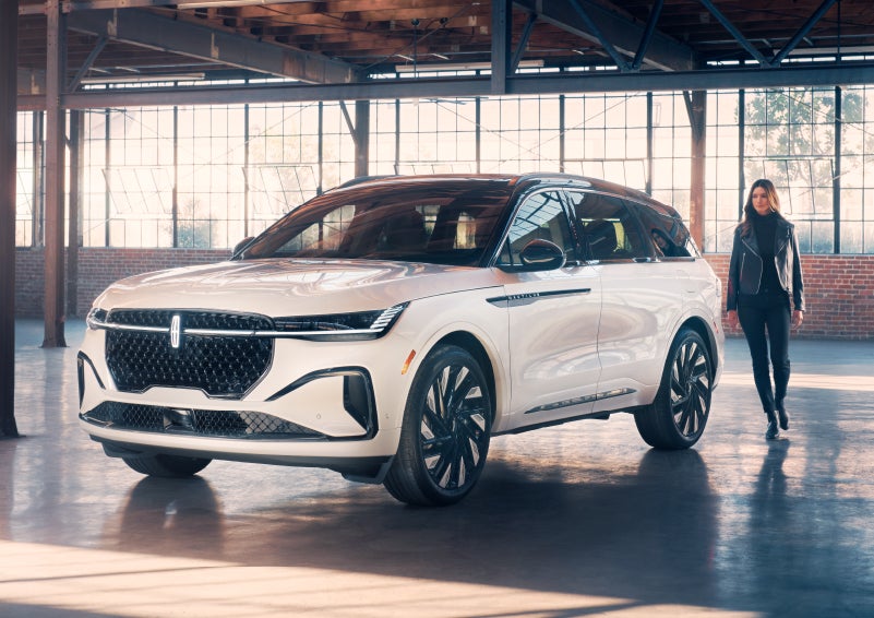 A person approaches a 2024 Lincoln Nautilus® SUV. | Angela Krause Lincoln of Alpharetta in Alpharetta GA