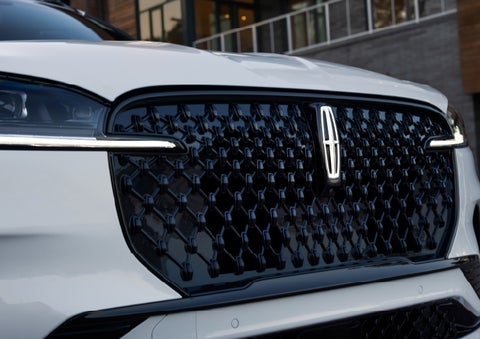 The front grille of a 2026 Lincoln Aviator® SUV is shown. | Angela Krause Lincoln of Alpharetta in Alpharetta GA
