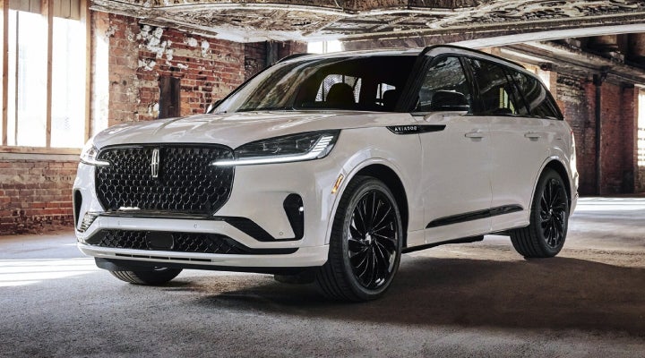 A 2026 Lincoln Aviator® SUV is shown with the available Jet Appearance Package. | Angela Krause Lincoln of Alpharetta in Alpharetta GA